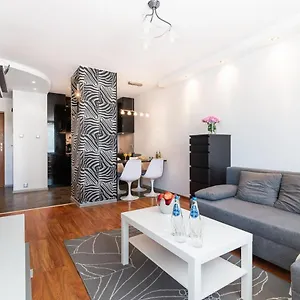 Rent Like - Grójecka 80/102 , Warszawa Polska